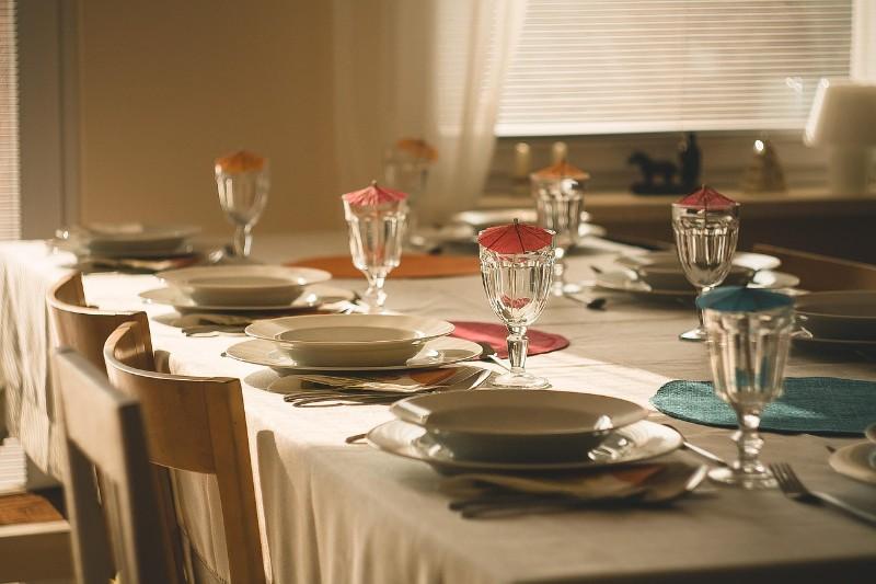 Nappe blanche ou brodé de moins de 3 m