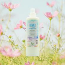 Flowers sensation assouplissant aux notes de fleurs parfum, longue durée