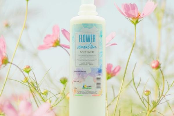 Flowers sensation assouplissant aux notes de fleurs parfum, longue durée
