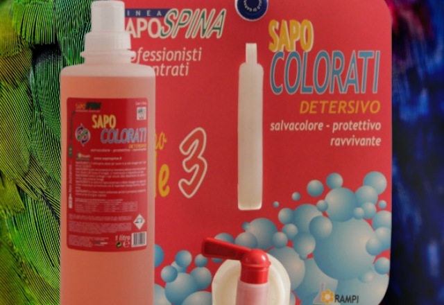 Savo couleur la lessive qui redonne de l'éclat aux couleurs vives.